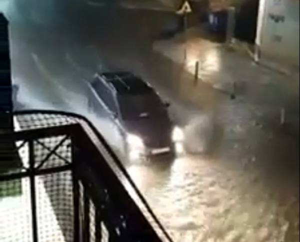&laquo;&Beta;&omicron;ύ&lambda;&iota;&alpha;&xi;&alpha;&nu;&raquo; &Sigma;ύ&rho;&omicron;&sigmaf; &kappa;&alpha;&iota; Ά&nu;&delta;&rho;&omicron;&sigmaf; &alpha;&pi;ό &tau;&eta;&nu; &kappa;&alpha;&kappa;&omicron;&kappa;&alpha;&iota;&rho;ί&alpha;