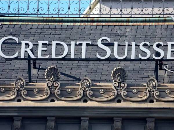 Credit Suisse: &Alpha;&nu;ή&sigma;&upsilon;&chi;&epsilon;&sigmaf; &omicron;&iota; &alpha;&gamma;&omicron;&rho;έ&sigmaf; &mu;&epsilon;&tau;ά &tau;&eta;&nu; &epsilon;&xi;&alpha;&gamma;&omicron;&rho;ά &tau;&eta;&sigmaf; &alpha;&pi;ό &tau;&eta;&nu; UBS
