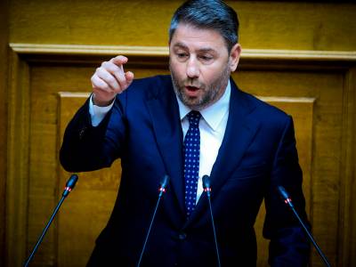 &Epsilon;&kappa;&lambda;&omicron;&gamma;έ&sigmaf; &zeta;&eta;&tau;&epsilon;ί &omicron; &Nu;. &Alpha;&nu;&delta;&rho;&omicron;&upsilon;&lambda;ά&kappa;&eta;&sigmaf;: &laquo;Έ&chi;&omicron;&upsilon;&mu;&epsilon; &kappa;&upsilon;&beta;&epsilon;&rho;&nu;&eta;&tau;&iota;&kappa;ή &pi;&lambda;&epsilon;&iota;&omicron;&psi;&eta;&phi;ί&alpha; &upsilon;&pi;&omicron;&delta;ί&kappa;&omega;&nu;&raquo;