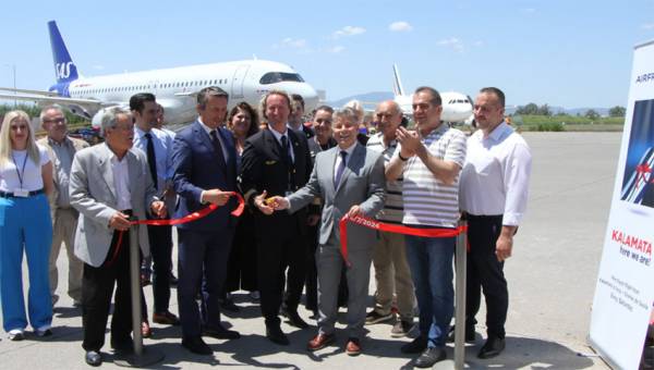 Air France: &Eta; &Kappa;&alpha;&lambda;&alpha;&mu;ά&tau;&alpha; &upsilon;&pi;&omicron;&delta;έ&chi;&theta;&eta;&kappa;&epsilon; &tau;&eta;&nu; &pi;&rho;ώ&tau;&eta; &alpha;&pi;&epsilon;&upsilon;&theta;&epsilon;ί&alpha;&sigmaf; &pi;&tau;ή&sigma;&eta; &alpha;&pi;ό &Pi;&alpha;&rho;ί&sigma;&iota;