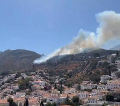 &Mu;&epsilon;&gamma;ά&lambda;&eta; &phi;&omega;&tau;&iota;ά &sigma;&tau;&eta;&nu; Ύ&delta;&rho;&alpha;