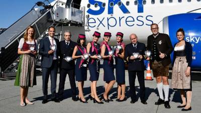 SKY express: &Xi;&epsilon;&kappa;ί&nu;&eta;&sigma;&epsilon; &tau;&iota;&sigmaf; &alpha;&pi;&epsilon;&upsilon;&theta;&epsilon;ί&alpha;&sigmaf; &pi;&tau;ή&sigma;&epsilon;&iota;&sigmaf; &Alpha;&theta;ή&nu;&alpha; -&Mu;ό&nu;&alpha;&chi;&omicron;