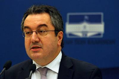 &Mu;ό&sigma;&iota;&alpha;&lambda;&omicron;&sigmaf;: &Omicron;&iota; &laquo;&epsilon;&pi;&iota;&delta;&eta;&mu;&iota;&omicron;&lambda;ό&gamma;&omicron;&iota;&raquo; &tau;&omicron;&upsilon; &upsilon;&pi;&omicron;&upsilon;&rho;&gamma;&iota;&kappa;&omicron;ύ &nu;&alpha; &epsilon;&pi;&iota;&kappa;&epsilon;&nu;&tau;&rho;&omega;&theta;&omicron;ύ&nu; &sigma;&tau;&alpha; &kappa;&alpha;&theta;ή&kappa;&omicron;&nu;&tau;ά &tau;&omicron;&upsilon;&sigmaf;