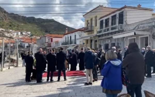 &Tau;&epsilon;&lambda;έ&sigma;&tau;&eta;&kappa;&epsilon; &eta; &epsilon;&xi;ό&delta;&iota;&omicron;&sigmaf; &alpha;&kappa;&omicron;&lambda;&omicron;&upsilon;&theta;ί&alpha; &tau;&omicron;&upsilon; &Delta;&eta;&mu;ή&tau;&rho;&eta; &Kappa;&omicron;&nu;&tau;&omicron;&mu;&eta;&nu;ά &sigma;&tau;&eta;&nu; Ύ&delta;&rho;&alpha;