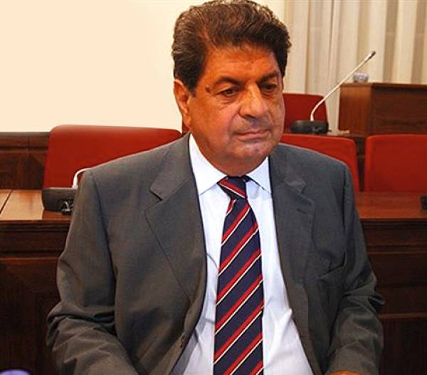 &Lambda;. &Zeta;&alpha;&gamma;&omicron;&rho;ί&tau;&eta;&sigmaf;, &Sigma;&upsilon;&nu;ή&gamma;&omicron;&rho;&omicron;&sigmaf; &tau;&omicron;&upsilon; &Kappa;&alpha;&tau;&alpha;&nu;&alpha;&lambda;&omega;&tau;ή: &laquo;&Eta; &epsilon;&xi;&omega;&delta;&iota;&kappa;&alpha;&sigma;&tau;&iota;&kappa;ή &epsilon;&pi;ί&lambda;&upsilon;&sigma;&eta; &epsilon;ί&nu;&alpha;&iota; &pi;&rho;&omicron;&sigmaf; ό&phi;&epsilon;&lambda;&omicron;&sigmaf; &tau;ό&sigma;&omicron; &tau;&omega;&nu; &alpha;&sigma;&phi;&alpha;&lambda;&iota;&sigma;&mu;έ&nu;&omega;&nu; ό&sigma;&omicron; &kappa;&alpha;&iota; &tau;&omega;&nu; &alpha;&sigma;&phi;&alpha;&lambda;&iota;&sigma;&tau;&iota;&kappa;ώ&nu;&raquo;