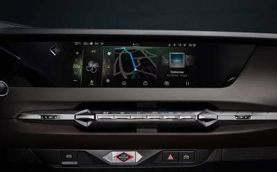 DS Automobiles: &Epsilon;&nu;&sigma;&omega;&mu;&alpha;&tau;ώ&nu;&epsilon;&iota; &tau;&omicron; ChatGPT &sigma;&tau;&omicron; DS IRIS SYSTEM
