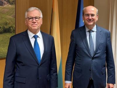 &Kappa;. &Chi;&alpha;&tau;&zeta;&eta;&delta;ά&kappa;&eta;&sigmaf;: Ή&rho;&theta;&epsilon; &eta; ώ&rho;&alpha; &gamma;&iota;&alpha; &mu;ί&alpha; &kappa;&omicron;&iota;&nu;ή &epsilon;&upsilon;&rho;&omega;&pi;&alpha;ϊ&kappa;ή &alpha;&mu;&upsilon;&nu;&tau;&iota;&kappa;ή &pi;&omicron;&lambda;&iota;&tau;&iota;&kappa;ή