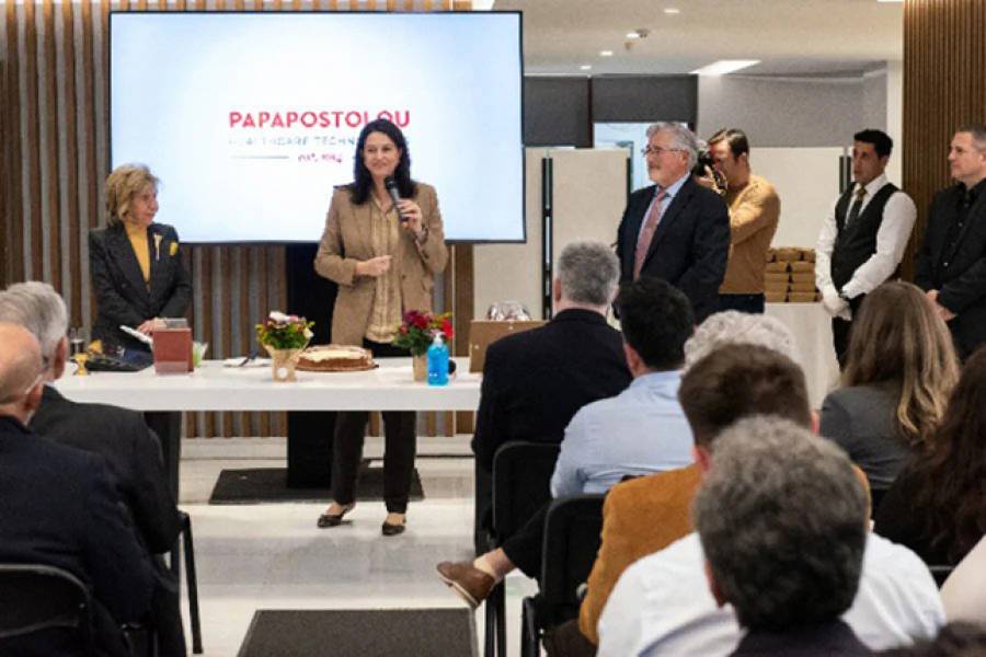 Papapostolou Healthcare Technologies: &Gamma;&iota;&alpha; έ&kappa;&tau;&eta; &chi;&rho;&omicron;&nu;&iota;ά &beta;&rho;&alpha;&beta;&epsilon;ί&omicron; &beta;&iota;&omicron;ϊ&alpha;&tau;&rho;&iota;&kappa;ή&sigmaf; &tau;&epsilon;&chi;&nu;&omicron;&lambda;&omicron;&gamma;ί&alpha;&sigmaf; &laquo;&Gamma;&iota;ά&nu;&nu;&eta;&sigmaf; &Kappa;&upsilon;&rho;ί&tau;&sigma;&eta;&sigmaf;&raquo;