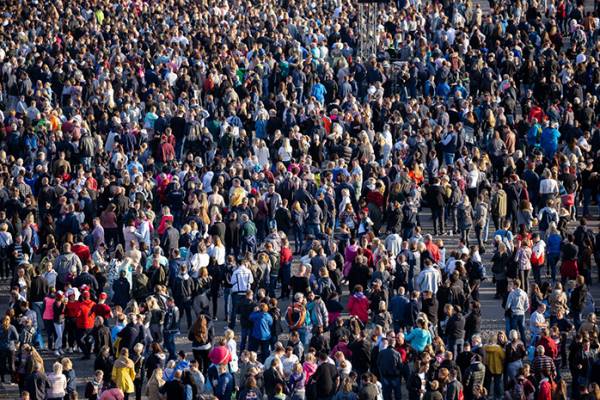 &Gamma;&epsilon;&rho;&mu;&alpha;&nu;ί&alpha;: &Sigma;&epsilon; &iota;&sigma;&tau;&omicron;&rho;&iota;&kappa;ά &upsilon;&psi;&eta;&lambda;ά &omicron; &pi;&lambda;&eta;&theta;&upsilon;&sigma;&mu;ό&sigmaf; &tau;&omicron; 2022