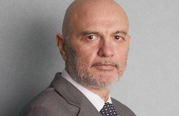 Lavipharm: &Sigma;&eta;&mu;&alpha;&nu;&tau;&iota;&kappa;ή &delta;&iota;ά&kappa;&rho;&iota;&sigma;&eta; &gamma;&iota;&alpha; &tau;&omicron;&nu; CFO &Beta;&alpha;&sigma;ί&lambda;&eta; &Mu;&pi;&alpha;&lambda;&omicron;ύ&mu;&eta; &sigma;&tau;&omicron; Manager of the Year