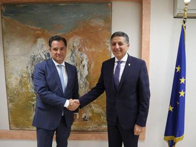 &Eta; &epsilon;&mu;&beta;ά&theta;&upsilon;&nu;&sigma;&eta; &tau;&omega;&nu; &delta;&iota;&mu;&epsilon;&rho;ώ&nu; &omicron;&iota;&kappa;&omicron;&nu;&omicron;&mu;&iota;&kappa;ώ&nu; &sigma;&chi;έ&sigma;&epsilon;&omega;&nu; &sigma;&tau;&omicron; &epsilon;&pi;ί&kappa;&epsilon;&nu;&tau;&rho;&omicron; &tau;&eta;&sigmaf; &sigma;&upsilon;&nu;ά&nu;&tau;&eta;&sigma;&eta;&sigmaf; &Alpha;&delta;. &Gamma;&epsilon;&omega;&rho;&gamma;&iota;ά&delta;&eta; &mu;&epsilon; &tau;&omicron;&nu; &nu;έ&omicron; &Alpha;&iota;&gamma;ύ&pi;&tau;&iota;&omicron; &pi;&rho;έ&sigma;&beta;&eta;