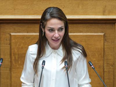 &Delta;. &Mu;&iota;&chi;&alpha;&eta;&lambda;ί&delta;&omicron;&upsilon;: &laquo;&Eta; &Pi;&rho;ώ&iota;&mu;&eta; &Pi;&alpha;&iota;&delta;&iota;&kappa;ή &Pi;&alpha;&rho;έ&mu;&beta;&alpha;&sigma;&eta; &epsilon;ί&nu;&alpha;&iota; &epsilon;&pi;έ&nu;&delta;&upsilon;&sigma;&eta; &sigma;&tau;&omicron; &mu;έ&lambda;&lambda;&omicron;&nu; &tau;&omega;&nu; &pi;&alpha;&iota;&delta;&iota;ώ&nu;&raquo;