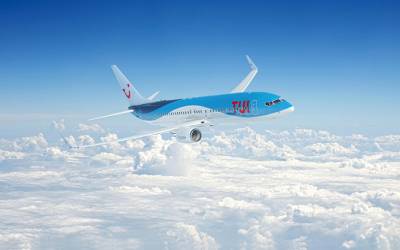 TUI Fly: &Theta;&alpha; &mu;&epsilon;&tau;&alpha;&phi;έ&rho;&epsilon;&iota; 3 &epsilon;&kappa;&alpha;&tau;. &Epsilon;&upsilon;&rho;&omega;&pi;&alpha;ί&omicron;&upsilon;&sigmaf; &tau;&omicron;&upsilon;&rho;ί&sigma;&tau;&epsilon;&sigmaf; &phi;έ&tau;&omicron;&sigmaf; &sigma;&tau;&eta;&nu; &Epsilon;&lambda;&lambda;ά&delta;&alpha;