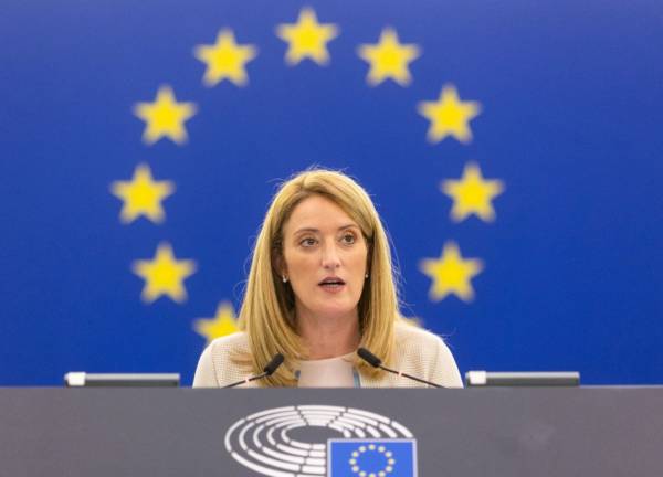 &Mu;&epsilon;&tau;&sigma;ό&lambda;&alpha;: &Delta;&epsilon;&nu; &epsilon;ί&mu;&alpha;&sigma;&tau;&epsilon; &epsilon;&nu;&omega;&mu;έ&nu;&omicron;&iota; ό&sigma;&omicron; &eta; &Kappa;ύ&pi;&rho;&omicron;&sigmaf; &epsilon;ί&nu;&alpha;&iota; &delta;&iota;&alpha;&iota;&rho;&epsilon;&mu;έ&nu;&eta;