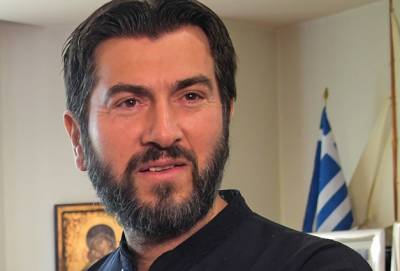&Kappa;&iota;&beta;&omega;&tau;ό&sigmaf; &tau;&omicron;&upsilon; &Kappa;ό&sigma;&mu;&omicron;&upsilon;: &Epsilon;&iota;&sigma;&alpha;&gamma;&gamma;&epsilon;&lambda;&iota;&kappa;ή &pi;&alpha;&rho;&alpha;&gamma;&gamma;&epsilon;&lambda;ί&alpha; &nu;&alpha; &mu;&eta;&nu; &pi;&rho;&omicron;&sigma;&epsilon;&gamma;&gamma;ί&zeta;&epsilon;&iota; &tau;&iota;&sigmaf; &delta;&omicron;&mu;έ&sigmaf; &omicron; &pi;&alpha;&tau;ή&rho; &Alpha;&nu;&tau;ώ&nu;&iota;&omicron;&sigmaf;