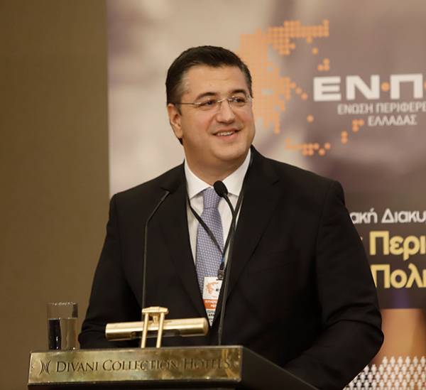 &Alpha;. &Tau;&zeta;&iota;&tau;&zeta;&iota;&kappa;ώ&sigma;&tau;&alpha;&sigmaf;: &laquo;&Iota;&sigma;&chi;ύ&epsilon;&iota; &sigma;&tau;&omicron; &alpha;&kappa;έ&rho;&alpha;&iota;&omicron; &eta; &delta;έ&sigma;&mu;&epsilon;&upsilon;&sigma;ή &mu;&omicron;&upsilon; &pi;&rho;&omicron;&sigmaf; ό&lambda;&omicron;&upsilon;&sigmaf;: &Theta;&alpha; &sigma;&upsilon;&nu;&epsilon;&chi;ί&sigma;&omega; &nu;&alpha; &epsilon;ί&mu;&alpha;&iota; &Pi;&epsilon;&rho;&iota;&phi;&epsilon;&rho;&epsilon;&iota;ά&rho;&chi;&eta;&sigmaf; ό&lambda;&omega;&nu; &tau;&omega;&nu; &Mu;&alpha;&kappa;&epsilon;&delta;ό&nu;&omega;&nu;&raquo;