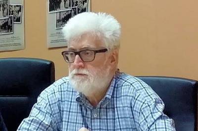 &Pi;έ&theta;&alpha;&nu;&epsilon; &omicron; &delta;ή&mu;&alpha;&rho;&chi;&omicron;&sigmaf; &Iota;&omega;&alpha;&nu;&nu;ί&nu;&omega;&nu; &Mu;&omega;&upsilon;&sigma;ή&sigmaf; &Epsilon;&lambda;&iota;&sigma;ά&phi;