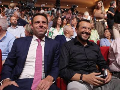 &Sigma;&Upsilon;&Rho;&Iota;&Zeta;&Alpha;: &Pi;&lambda;ή&rho;&eta;&sigmaf; &sigma;&tau;ή&rho;&iota;&xi;&eta; &tau;&omicron;&upsilon; &Nu;ί&kappa;&omicron;&upsilon; &Pi;&alpha;&pi;&pi;ά &sigma;&tau;&omicron;&nu; &Sigma;&tau;έ&phi;&alpha;&nu;&omicron; &Kappa;&alpha;&sigma;&sigma;&epsilon;&lambda;ά&kappa;&eta;