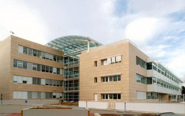 &Alpha;&Epsilon;&Gamma;&Epsilon;&Kappa;: &Pi;ώ&lambda;&eta;&sigma;&eta; &tau;&eta;&sigmaf; &theta;&upsilon;&gamma;&alpha;&tau;&rho;&iota;&kappa;ή&sigmaf; &laquo;&Epsilon;&lambda;&alpha;&phi;ό&nu;&eta;&sigma;&omicron;&sigmaf; &Alpha;&Epsilon;&raquo; έ&nu;&alpha;&nu;&tau;&iota; &euro;1,75 &epsilon;&kappa;&alpha;&tau;.