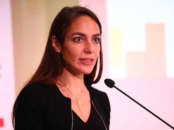 &Delta;. &Mu;&iota;&chi;&alpha;&eta;&lambda;ί&delta;&omicron;&upsilon;: &laquo;&Gamma;&iota;&alpha; &pi;&rho;ώ&tau;&eta; &phi;&omicron;&rho;ά &omicron;&iota; &laquo;&Nu;&tau;&alpha;&nu;&tau;ά&delta;&epsilon;&sigmaf; &tau;&eta;&sigmaf; &Gamma;&epsilon;&iota;&tau;&omicron;&nu;&iota;ά&sigmaf;&raquo; &sigma;&epsilon; ό&lambda;&eta; &tau;&eta; &chi;ώ&rho;&alpha; - &Eta; &pi;&lambda;&alpha;&tau;&phi;ό&rho;&mu;&alpha; &alpha;&nu;&omicron;ί&gamma;&epsilon;&iota; &sigma;&tau;&iota;&sigmaf; 24 &Alpha;&pi;&rho;&iota;&lambda;ί&omicron;&upsilon;&raquo;