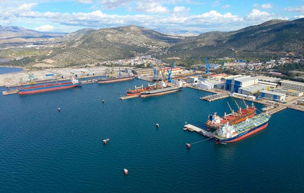 &Psi;ή&phi;&omicron;&sigmaf; &epsilon;&mu;&pi;&iota;&sigma;&tau;&omicron;&sigma;ύ&nu;&eta;&sigmaf; &tau;&omega;&nu; &nu;&alpha;&upsilon;&tau;&iota;&lambda;&iota;&alpha;&kappa;ώ&nu; &epsilon;&tau;&alpha;&iota;&rho;&epsilon;&iota;ώ&nu; &sigma;&tau;&alpha; &Nu;&alpha;&upsilon;&pi;&eta;&gamma;&epsilon;ί&alpha; &Sigma;&kappa;&alpha;&rho;&alpha;&mu;&alpha;&gamma;&kappa;ά &kappa;&alpha;&iota; &tau;&eta;&nu; DK Fotinakis