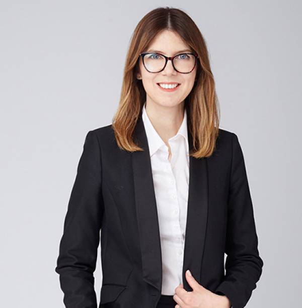 H Jovana Jovic &nu;έ&alpha; &Delta;&iota;&epsilon;&upsilon;&theta;ύ&nu;&omicron;&upsilon;&sigma;&alpha; &Sigma;ύ&mu;&beta;&omicron;&upsilon;&lambda;&omicron;&sigmaf; &tau;&eta;&sigmaf; Volvo Car Hellas