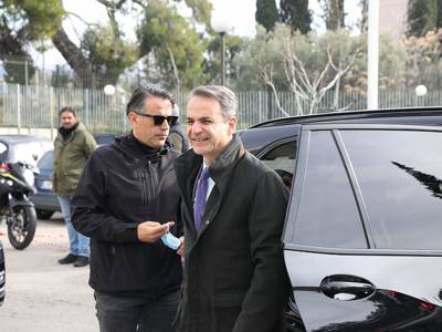 &Sigma;&upsilon;&nu;ά&nu;&tau;&eta;&sigma;&eta; &Mu;&eta;&tau;&sigma;&omicron;&tau;ά&kappa;&eta; &mu;&epsilon; &alpha;&gamma;&rho;ό&tau;&epsilon;&sigmaf; &tau;&eta; &Delta;&epsilon;&upsilon;&tau;έ&rho;&alpha;