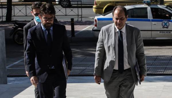 &Omicron; &Chi;&rho;. &Sigma;&pi;ί&rho;&tau;&zeta;&eta;&sigmaf; &kappa;&alpha;&tau;&alpha;&gamma;&gamma;έ&lambda;&lambda;&epsilon;&iota; &pi;&alpha;&rho;&alpha;&kappa;&omicron;&lambda;&omicron;ύ&theta;&eta;&sigma;&eta; &tau;&omicron;&upsilon; &kappa;&iota;&nu;&eta;&tau;&omicron;ύ &tau;&omicron;&upsilon; &mu;&epsilon; Predator