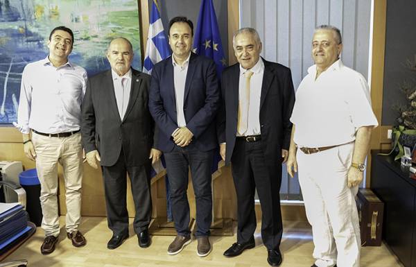 &Sigma;&upsilon;&nu;ά&nu;&tau;&eta;&sigma;&eta; &Epsilon;&Epsilon;&Alpha; - &Pi;&alpha;&pi;&alpha;&sigma;&tau;&epsilon;&rho;&gamma;ί&omicron;&upsilon;: &laquo;&Phi;&omega;&sigmaf;&raquo; &gamma;&iota;&alpha; &tau;&eta; &lambda;ύ&sigma;&eta; &tau;&omicron;&upsilon; &pi;&rho;&omicron;&beta;&lambda;ή&mu;&alpha;&tau;&omicron;&sigmaf; &tau;&omega;&nu; &alpha;&nu;&alpha;&sigma;&phi;ά&lambda;&iota;&sigma;&tau;&omega;&nu; &omicron;&chi;&eta;&mu;ά&tau;&omega;&nu; &tau;&omicron; &alpha;&mu;έ&sigma;&omega;&sigmaf; &epsilon;&pi;ό&mu;&epsilon;&nu;&omicron; &delta;&iota;ά&sigma;&tau;&eta;&mu;&alpha;