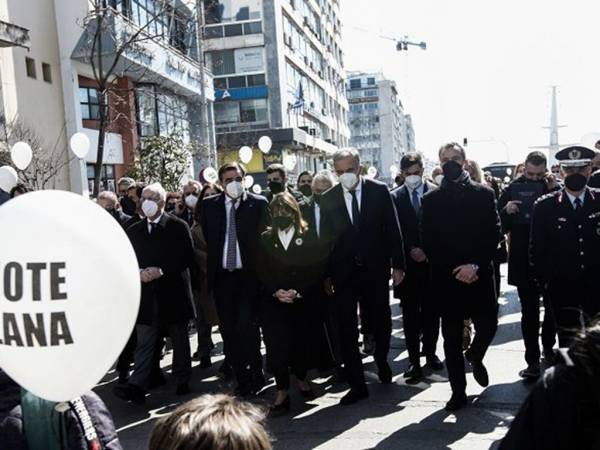 &Eta; &Kappa;. &Sigma;&alpha;&kappa;&epsilon;&lambda;&lambda;&alpha;&rho;&omicron;&pi;&omicron;ύ&lambda;&omicron;&upsilon; &sigma;&tau;&eta;&nu; &pi;&omicron;&rho;&epsilon;ί&alpha; &mu;&nu;ή&mu;&eta;&sigmaf; &gamma;&iota;&alpha; &tau;&eta; &sigma;&upsilon;&mu;&pi;&lambda;ή&rho;&omega;&sigma;&eta; 79 &chi;&rho;ό&nu;&omega;&nu; &alpha;&pi;ό &tau;&eta;&nu; &alpha;&nu;&alpha;&chi;ώ&rho;&eta;&sigma;&eta; &tau;&omicron;&upsilon; &pi;&rho;ώ&tau;&omicron;&upsilon; &sigma;&upsilon;&rho;&mu;&omicron;ύ &gamma;&iota;&alpha; &tau;&omicron; Ά&omicron;&upsilon;&sigma;&beta;&iota;&tau;&sigmaf; &alpha;&pi;ό &tau;&eta; &Theta;&epsilon;&sigma;&sigma;&alpha;&lambda;&omicron;&nu;ί&kappa;&eta;
