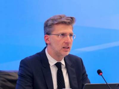 &Sigma;&kappa;έ&rho;&tau;&sigma;&omicron;&sigmaf;: &Mu;ί&alpha; &tau;&eta;&lambda;&epsilon;&mu;&alpha;&chi;ί&alpha; &mu;&epsilon; &tau;&eta; &sigma;&upsilon;&mu;&mu;&epsilon;&tau;&omicron;&chi;ή ό&lambda;&omega;&nu; &tau;&omega;&nu; &alpha;&rho;&chi;&eta;&gamma;ώ&nu;