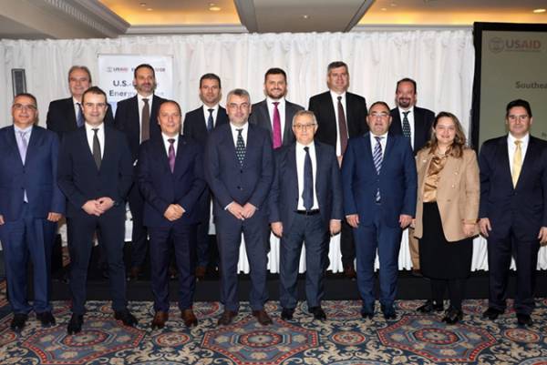 EnEx: &Mu;emorandum &gamma;&iota;&alpha; &tau;&eta; &sigma;ύ&zeta;&epsilon;&upsilon;&xi;&eta; &tau;&eta;&sigmaf; &alpha;&gamma;&omicron;&rho;ά&sigmaf; &eta;&lambda;&epsilon;&kappa;&tau;&rho;&iota;&kappa;ή&sigmaf; &epsilon;&nu;έ&rho;&gamma;&epsilon;&iota;&alpha;&sigmaf; &sigma;&tau;&alpha; &Delta;&upsilon;&tau;&iota;&kappa;ά &Beta;&alpha;&lambda;&kappa;ά&nu;&iota;&alpha;