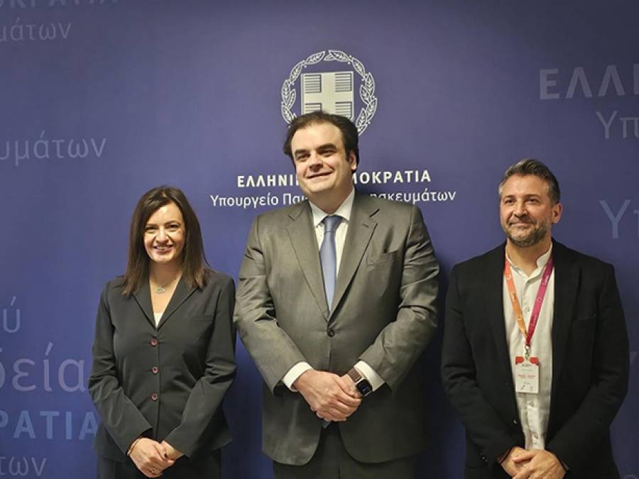 Attica Bank: &Delta;&omega;&rho;&epsilon;ά 100 &sigma;&tau;&alpha;&theta;&mu;ώ&nu; &alpha;&pi;&iota;&nu;&iota;&delta;&omega;&tau;ώ&nu; &sigma;&epsilon; &delta;&eta;&mu;ό&sigma;&iota;&alpha; &sigma;&chi;&omicron;&lambda;&epsilon;ί&alpha; &alpha;&nu;ά &tau;&eta;&nu; &Epsilon;&lambda;&lambda;ά&delta;&alpha;
