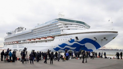 Diamond Princess: &Sigma;&tau;&omicron;&upsilon;&sigmaf; 130 &omicron;&iota; &phi;&omicron;&rho;&epsilon;ί&sigmaf; &tau;&omicron;&upsilon; &kappa;&omicron;&rho;&omicron;&nu;&alpha;ϊ&omicron;ύ &sigma;&tau;&omicron; &kappa;&rho;&omicron;&upsilon;&alpha;&zeta;&iota;&epsilon;&rho;ό&pi;&lambda;&omicron;&iota;&omicron;