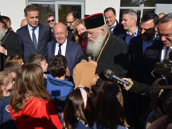 &Kappa;&upsilon;&beta;έ&rho;&nu;&eta;&sigma;&eta; &pi;&rho;&omicron;&sigmaf; &Iota;&epsilon;&rho;ώ&nu;&upsilon;&mu;&omicron;: &laquo;&Sigma;&tau;&eta;&nu; &Epsilon;&lambda;&lambda;ά&delta;&alpha; &delta;&epsilon;&nu; &lambda;ύ&nu;&omicron;&nu;&tau;&alpha;&iota; &tau;&alpha; &zeta;&eta;&tau;ή&mu;&alpha;&tau;&alpha; &delta;&iota;&kappa;&alpha;&iota;&omega;&mu;ά&tau;&omega;&nu; &mu;&epsilon; &delta;&eta;&mu;&omicron;&psi;&eta;&phi;ί&sigma;&mu;&alpha;&tau;&alpha;&raquo;