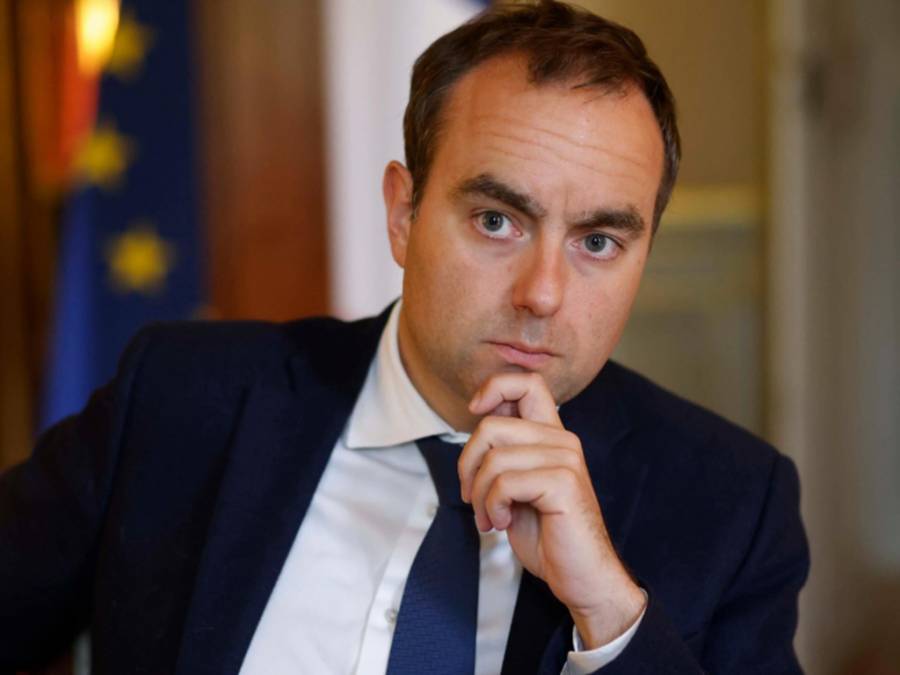 &Gamma;&alpha;&lambda;&lambda;ί&alpha;: &Alpha;&nu;&tau;&iota;&mu;έ&tau;&omega;&pi;&eta; &mu;&epsilon; &pi;&rho;&omicron;&tau;ά&sigma;&epsilon;&iota;&sigmaf; &mu;&omicron;&mu;&phi;ή&sigmaf; &eta; &nu;έ&alpha; &gamma;&alpha;&lambda;&lambda;&iota;&kappa;ή &kappa;&upsilon;&beta;έ&rho;&nu;&eta;&sigma;&eta; &upsilon;&pi;ό &tau;&omicron;&nu; &Lambda;&epsilon;&kappa;&omicron;&rho;&nu;ί