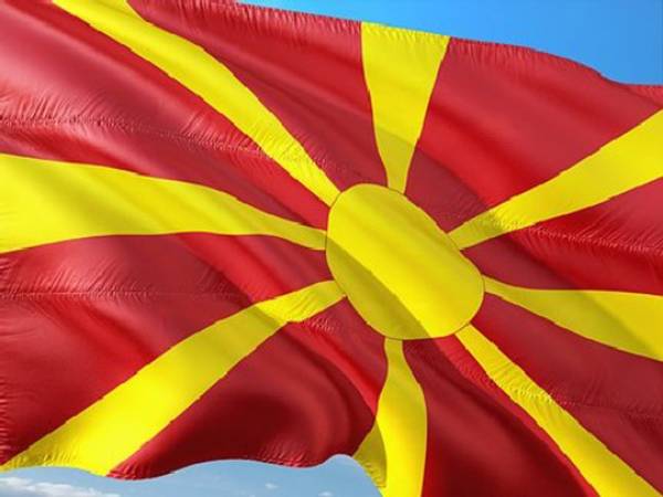 &Beta;. &Mu;&alpha;&kappa;&epsilon;&delta;&omicron;&nu;ί&alpha; - &upsilon;&pi;&omicron;&psi;ή&phi;&iota;&alpha; VMRO: &Delta;&epsilon;&nu; &theta;&alpha; &chi;&rho;&eta;&sigma;&iota;&mu;&omicron;&pi;&omicron;&iota;ώ &tau;&omicron; &laquo;&beta;ό&rho;&epsilon;&iota;&alpha;&raquo; &sigma;&tau;&omicron; ό&nu;&omicron;&mu;&alpha; &tau;&eta;&sigmaf; &chi;ώ&rho;&alpha;&sigmaf;