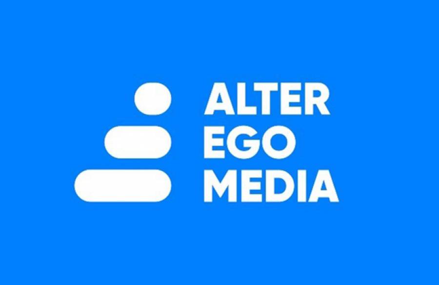 Alter Ego Media: &Pi;&rho;&epsilon;&mu;&iota;έ&rho;&alpha; &mu;&epsilon; &tau;&alpha; &Tau;έ&mu;&pi;&eta; &gamma;&iota;&alpha; &tau;&omicron; &alpha;&gamma;&gamma;&lambda;ό&phi;&omega;&nu;&omicron; &epsilon;&nu;&eta;&mu;&epsilon;&rho;&omega;&tau;&iota;&kappa;ό podcast &laquo;Explaining Greece&raquo;
