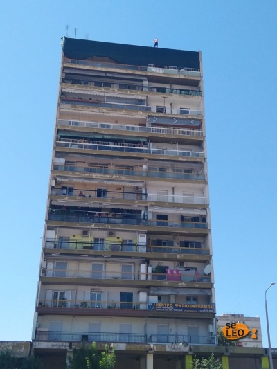 &Theta;&epsilon;&sigma;&sigma;&alpha;&lambda;&omicron;&nu;ί&kappa;&eta;: Ά&nu;&delta;&rho;&alpha;&sigmaf; &alpha;&pi;&epsilon;&iota;&lambda;&epsilon;ί &nu;&alpha; &pi;έ&sigma;&epsilon;&iota; &alpha;&pi;ό &delta;&omega;&delta;&epsilon;&kappa;&alpha;ό&rho;&omicron;&phi;&eta; &pi;&omicron;&lambda;&upsilon;&kappa;&alpha;&tau;&omicron;&iota;&kappa;ί&alpha;