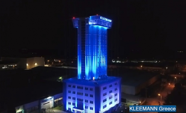 KLEEMANN: &Phi;&omega;&tau;&alpha;&gamma;ώ&gamma;&eta;&sigma;&eta; &tau;&omega;&nu; &pi;ύ&rho;&gamma;&omega;&nu; &sigma;&epsilon; &Epsilon;&lambda;&lambda;ά&delta;&alpha; &kappa;&alpha;&iota; &Kappa;ί&nu;&alpha; &sigma;&tau;&alpha; &chi;&rho;ώ&mu;&alpha;&tau;&alpha; &tau;&eta;&sigmaf; &gamma;&alpha;&lambda;&alpha;&nu;ό&lambda;&epsilon;&upsilon;&kappa;&eta;&sigmaf;
