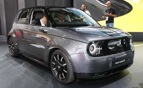 &Tau;&omicron; Honda e &beta;&rho;&alpha;&beta;&epsilon;ύ&epsilon;&tau;&alpha;&iota; &omega;&sigmaf; World Urban Car of the Year 2021