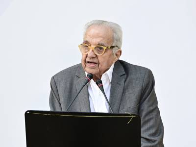 &Pi;έ&theta;&alpha;&nu;&epsilon; &omicron; &Alpha;&lambda;έ&kappa;&omicron;&sigmaf; &Phi;&lambda;&alpha;&mu;&pi;&omicron;&upsilon;&rho;ά&rho;&eta;&sigmaf; &sigma;&epsilon; &eta;&lambda;&iota;&kappa;ί&alpha; 87 &epsilon;&tau;ώ&nu;