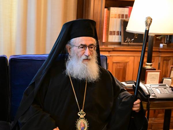&Sigma;&tau;&iota;&sigmaf; 12/9 &eta; &pi;&alpha;&rho;&alpha;ί&tau;&eta;&sigma;&eta; &tau;&omicron;&upsilon; &Alpha;&rho;&chi;&iota;&epsilon;&pi;&iota;&sigma;&kappa;ό&pi;&omicron;&upsilon; &Delta;&alpha;&mu;&iota;&alpha;&nu;&omicron;ύ &alpha;&pi;ό &tau;&eta;&nu; &Eta;&gamma;&omicron;&upsilon;&mu;&epsilon;&nu;ί&alpha; &tau;&eta;&sigmaf; &Mu;&omicron;&nu;ή&sigmaf; &Sigma;&iota;&nu;ά