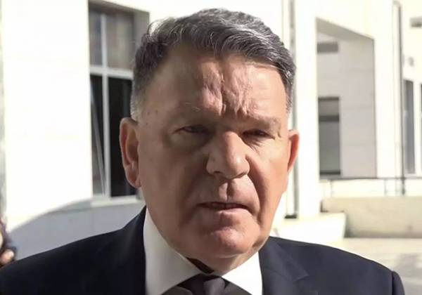 &Alpha;&lambda;. &Kappa;&omicron;ύ&gamma;&iota;&alpha;&sigmaf;: &laquo;&Delta;&epsilon;&nu; &delta;ή&lambda;&omega;&sigma;&alpha; ό&tau;&iota; &alpha;&rho;&nu;ή&theta;&eta;&kappa;&alpha; &nu;&alpha; &alpha;&nu;&alpha;&lambda;ά&beta;&omega; &tau;&eta;&nu; &upsilon;&pi;&epsilon;&rho;ά&sigma;&pi;&iota;&sigma;&eta; &tau;&omicron;&upsilon; &Mu;ί&chi;&omicron;&upsilon;&raquo;