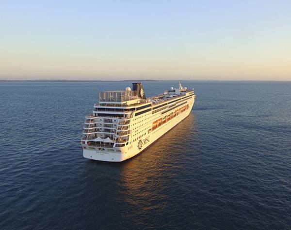 &Kappa;&rho;&omicron;&upsilon;&alpha;&zeta;&iota;έ&rho;&epsilon;&sigmaf; &tau;&eta;&sigmaf; MSC Cruises &sigma;&epsilon; &upsilon;&pi;έ&rho;&omicron;&chi;&omicron;&upsilon;&sigmaf; &pi;&rho;&omicron;&omicron;&rho;&iota;&sigma;&mu;&omicron;ύ&sigmaf; &sigma;&tau;&eta; &Mu;&epsilon;&sigma;ό&gamma;&epsilon;&iota;&omicron; &alpha;&pi;&epsilon;&upsilon;&theta;&epsilon;ί&alpha;&sigmaf; &alpha;&pi;ό &tau;&omicron;&nu; &Pi;&epsilon;&iota;&rho;&alpha;&iota;ά &kappa;&alpha;&iota; &tau;&eta; &chi;&epsilon;&iota;&mu;&epsilon;&rho;&iota;&nu;ή &sigma;&epsilon;&zeta;ό&nu;