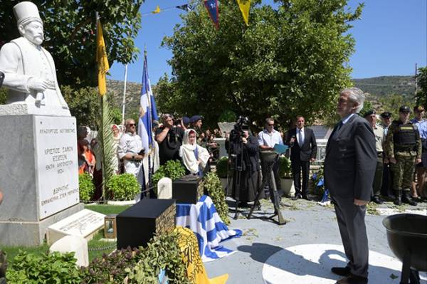 &Tau;&omicron;&nu; &Pi;&rho;&omega;&theta;&upsilon;&pi;&omicron;&upsilon;&rho;&gamma;ό &epsilon;&kappa;&pi;&rho;&omicron;&sigma;ώ&pi;&eta;&sigma;&epsilon; &sigma;&tau;&eta; &Sigma;ά&mu;&omicron; &omicron; &Chi;&rho;. &Sigma;&tau;&upsilon;&lambda;&iota;&alpha;&nu;ί&delta;&eta;&sigmaf;, &sigma;&tau;&iota;&sigmaf; &epsilon;&kappa;&delta;&eta;&lambda;ώ&sigma;&epsilon;&iota;&sigmaf; &gamma;&iota;&alpha; &tau;&omicron;&nu; &epsilon;&omicron;&rho;&tau;&alpha;&sigma;&mu;ό &tau;&eta;&sigmaf; &Epsilon;&pi;&epsilon;&tau;&epsilon;ί&omicron;&upsilon; &tau;&omega;&nu; 200 &epsilon;&tau;ώ&nu; &alpha;&pi;ό &tau;&eta; &Nu;&alpha;&upsilon;&mu;&alpha;&chi;ί&alpha; &tau;&eta;&sigmaf; &Mu;&upsilon;&kappa;ά&lambda;&eta;&sigmaf; 1824