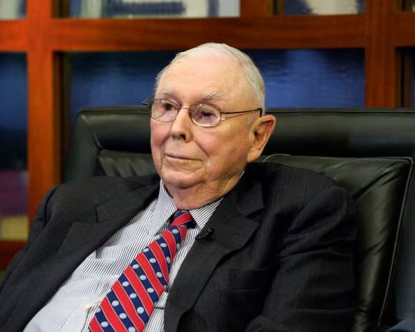 Berkshire Hathaway&rsquo;s Charlie Munger dies aged 99