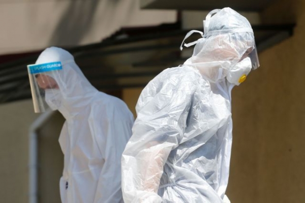 800 &nu;έ&alpha; &kappa;&rho;&omicron;ύ&sigma;&mu;&alpha;&tau;&alpha; &kappa;&omicron;&rho;&omega;&nu;&omicron;ϊ&omicron;ύ &kappa;&alpha;&iota; 32 &theta;ά&nu;&alpha;&tau;&omicron;&iota; &sigma;ή&mu;&epsilon;&rho;&alpha;
