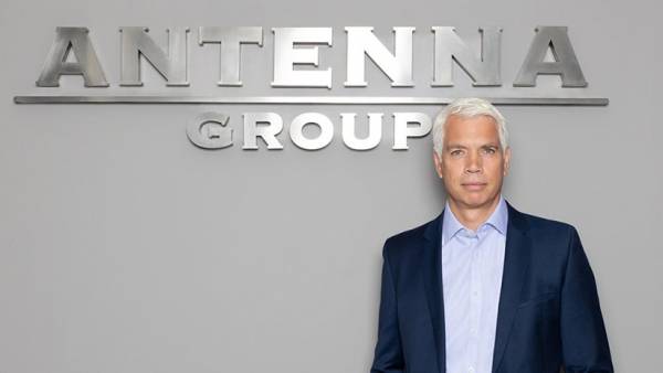 &Omicron; Henning Tewes &alpha;&nu;&alpha;&lambda;&alpha;&mu;&beta;ά&nu;&epsilon;&iota; CEO &sigma;&tau;&omicron;&nu; Ό&mu;&iota;&lambda;&omicron; Antenna