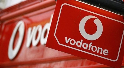 Vodafone: &Epsilon;&pi;&epsilon;&nu;&delta;ύ&epsilon;&iota; 20 &epsilon;&kappa;. &epsilon;&upsilon;&rho;ώ &gamma;&iota;&alpha; &pi;&rho;&omicron;ώ&theta;&eta;&sigma;&eta; &tau;&omega;&nu; &psi;&eta;&phi;&iota;&alpha;&kappa;ώ&nu; &delta;&epsilon;&xi;&iota;&omicron;&tau;ή&tau;&omega;&nu; &sigma;&epsilon; &Epsilon;&lambda;&lambda;ά&delta;&alpha; &kappa;&alpha;&iota; 13 &chi;ώ&rho;&epsilon;&sigmaf;